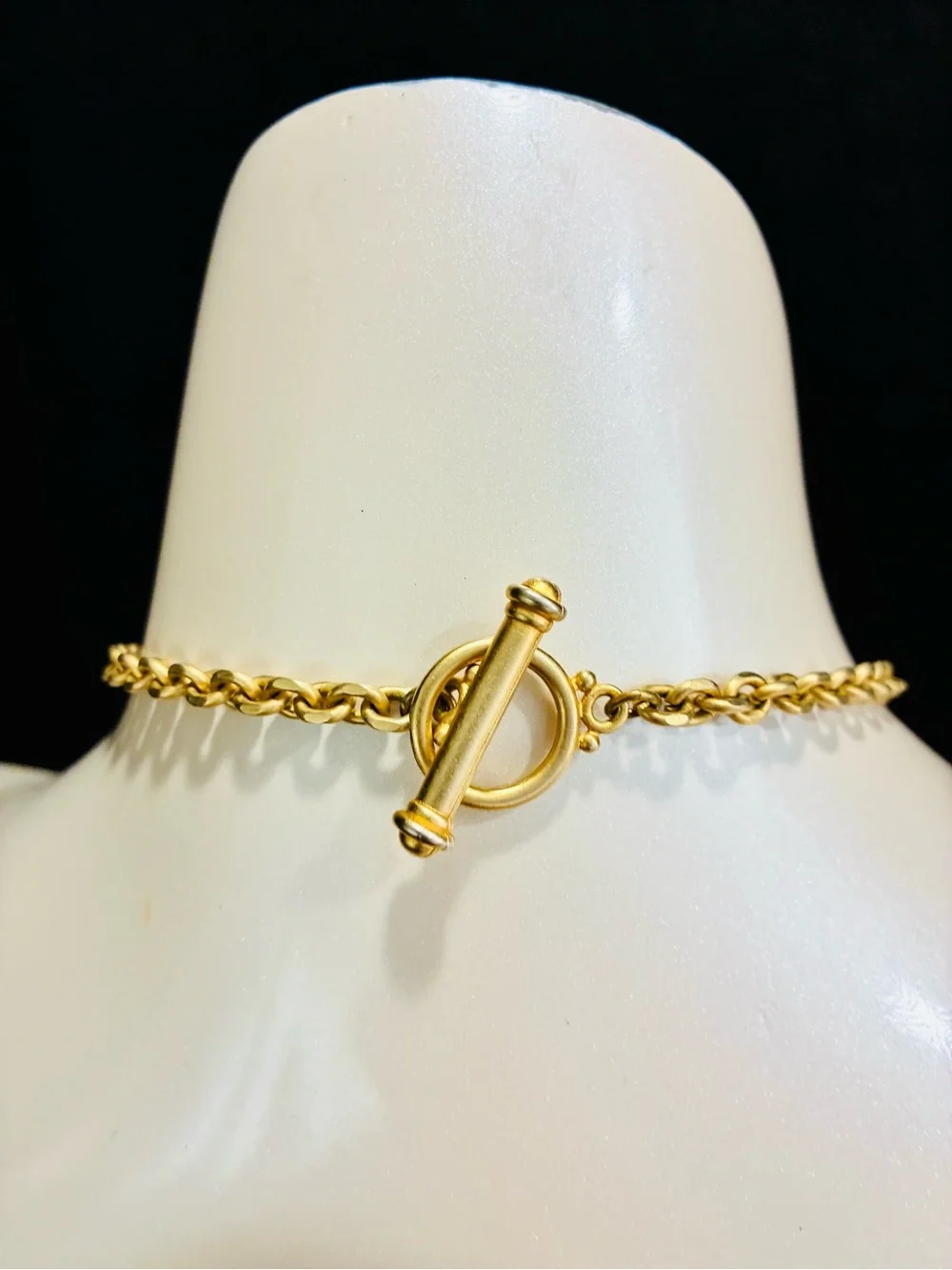 2019 Pascal Hubert ‘Tudor Heart’ Reversible Pendant Gold Chainlink Necklace EUC